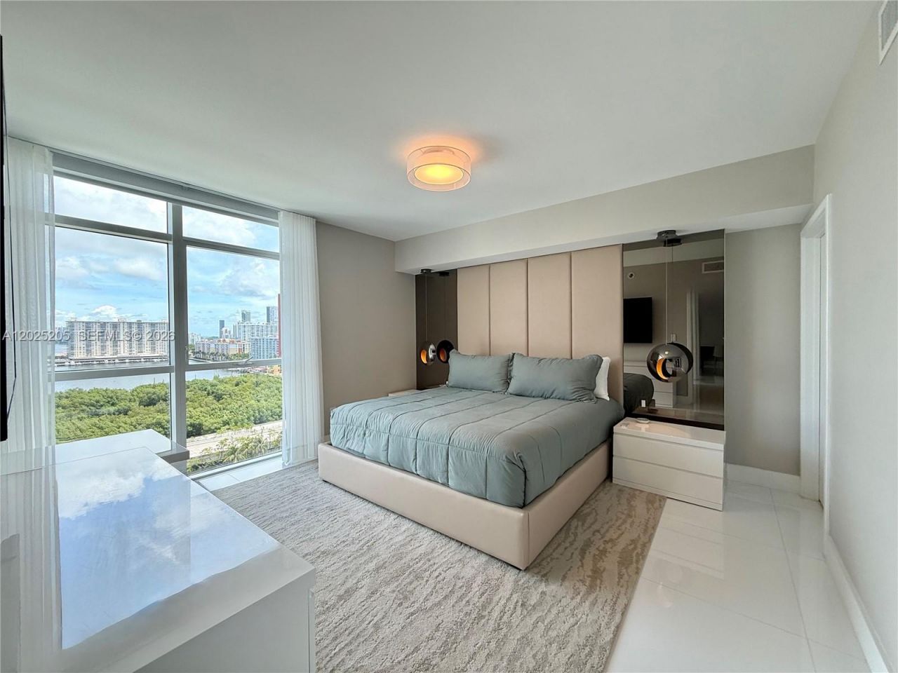 400 Sunny Isles Blvd, Unit 1404, Sunny Isles Beach, FL 33160 Photo
