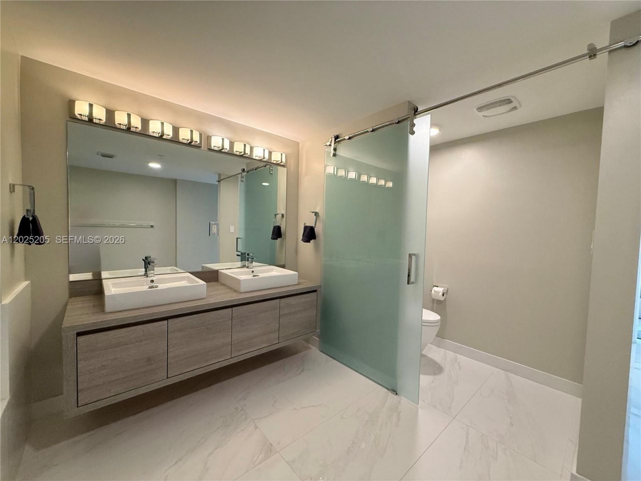 400 Sunny Isles Blvd, Unit 1404, Sunny Isles Beach, FL 33160 Photo