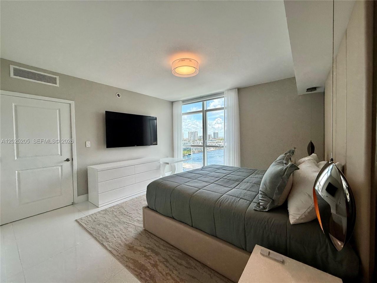 400 Sunny Isles Blvd, Unit 1404, Sunny Isles Beach, FL 33160 Photo