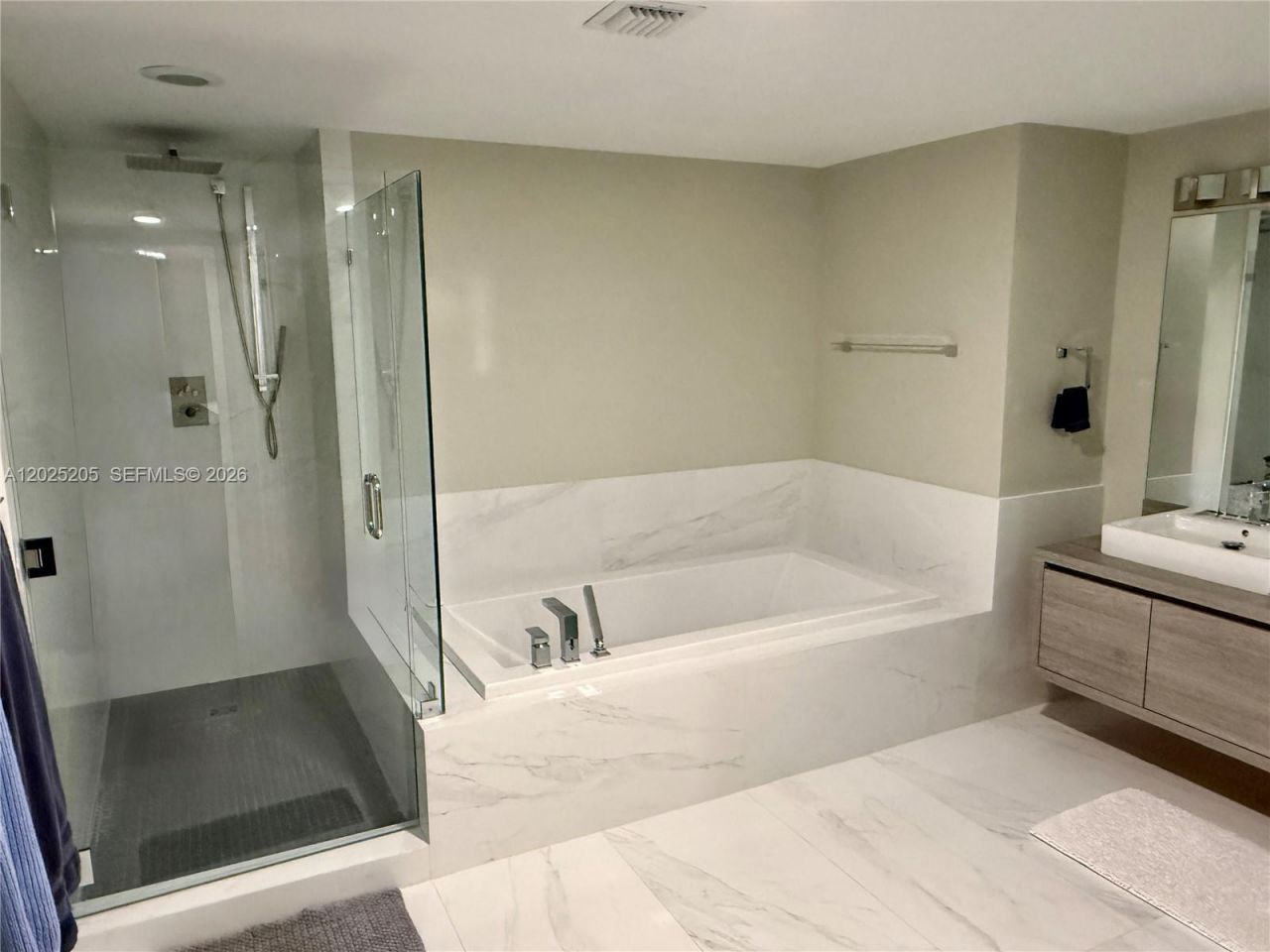 400 Sunny Isles Blvd, Unit 1404, Sunny Isles Beach, FL 33160 Photo