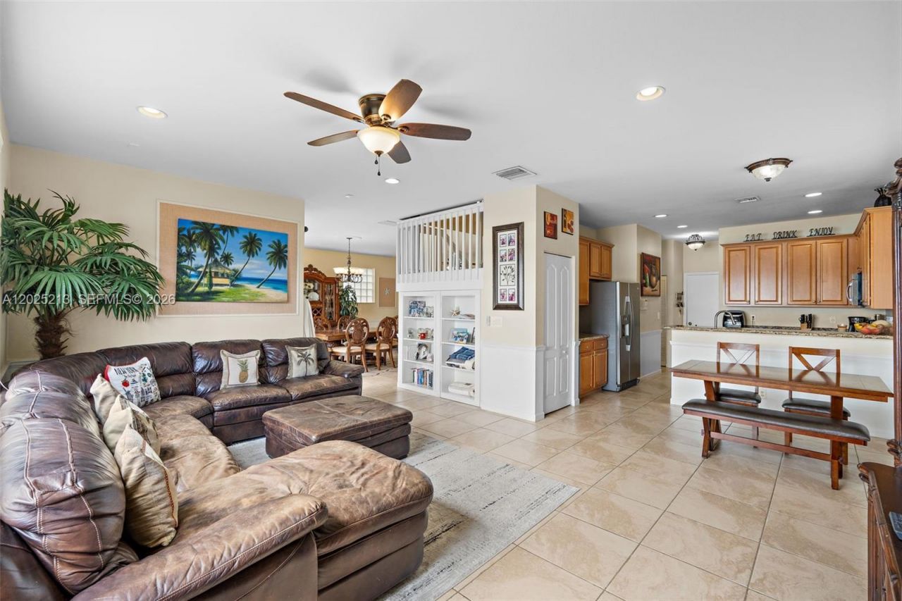 116 Berenger Walk, Royal Palm Beach, FL 33414 Photo