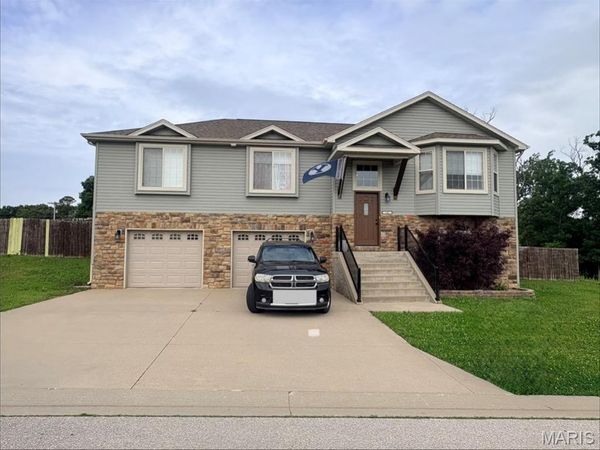 141 Creek View Drive, St Robert, MO 65584