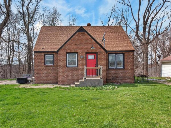 7222 Red Arrow Highway, Stevensville, MI 49127