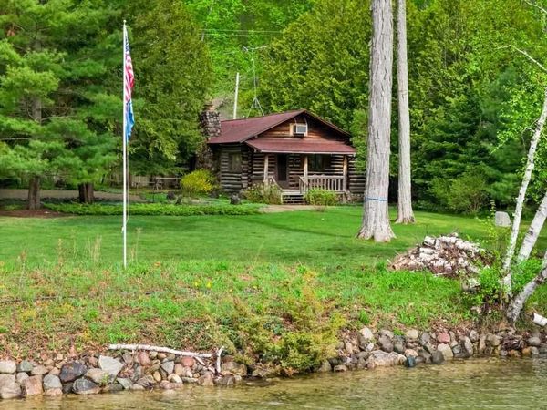325 E Shadow Trails Road, Boyne City, MI 49712
