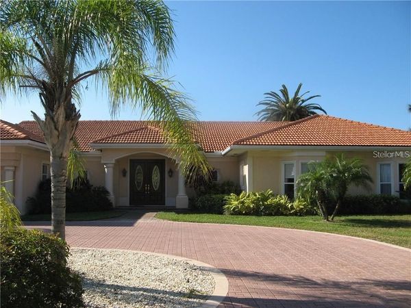 376 W ROYAL FLAMINGO DRIVE, SARASOTA, FL 34236