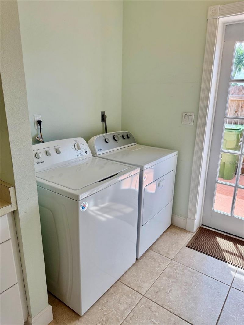376 W Royal Flamingo Drive, Sarasota, FL 34236 Photo