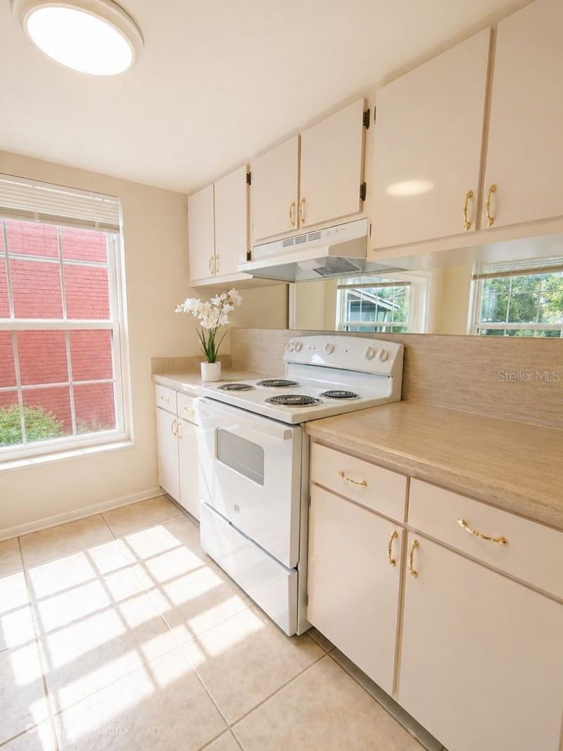 1044 82nd Terrace N, Unit 1044C, Saint Petersburg, FL 33702 Photo