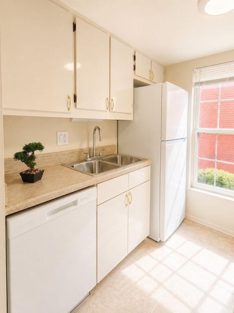 1044 82nd Terrace N, Unit 1044C, Saint Petersburg, FL 33702 Photo