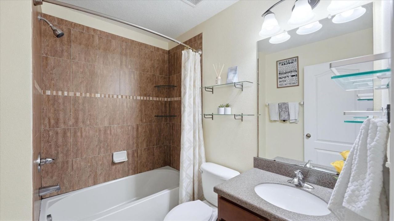 5666 Aaron Court, Sarasota, FL 34232 Photo