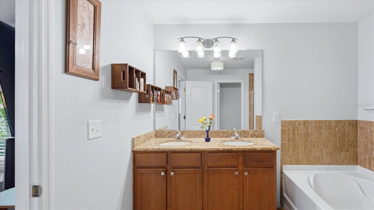 5666 Aaron Court, Sarasota, FL 34232 Photo