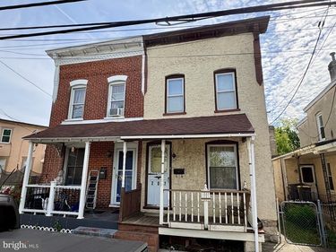 207 CHESTNUT STREET, DOWNINGTOWN, PA 19335