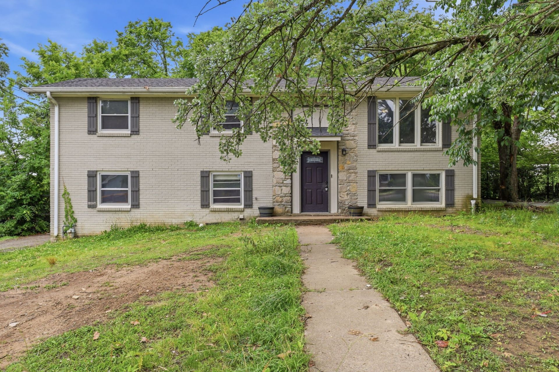 2615 Edge O Lake Dr, Nashville, TN 37217 Main Photo