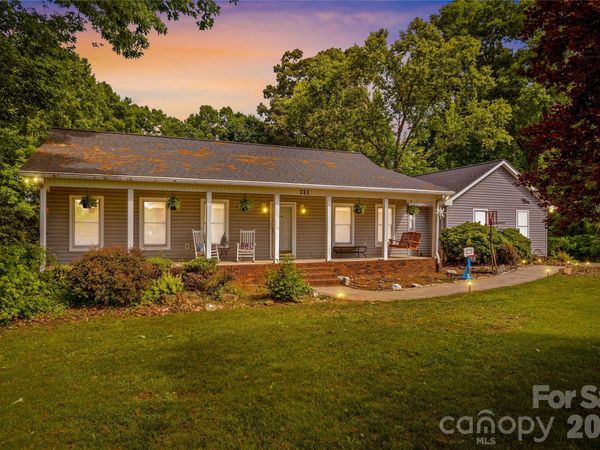 711 Spring Pointe Drive , Stony Point, NC 28678