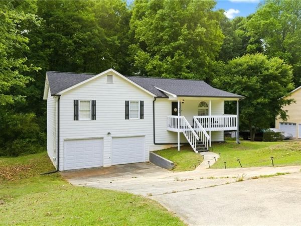 134 Landing Lane , Powder Springs, GA 30127