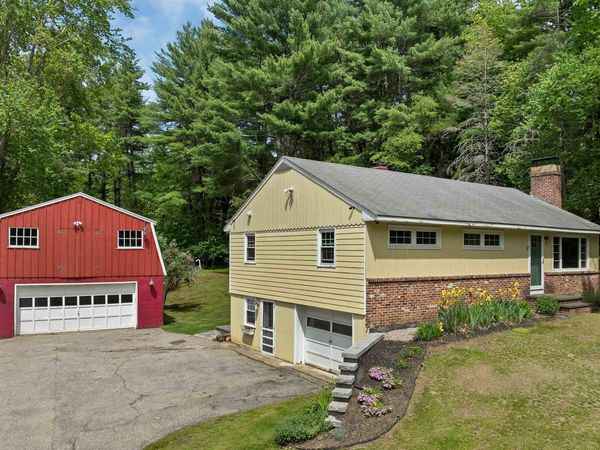 14 Squamscott Road, Stratham, NH 03885