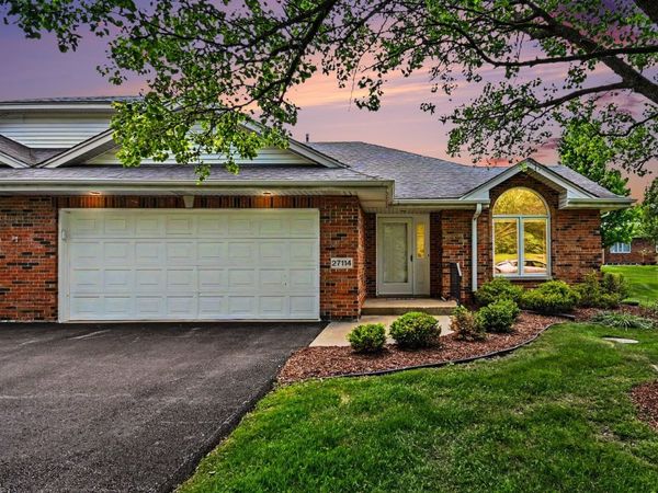 27114 S Quiet Oak Lane , Crete, IL 60417