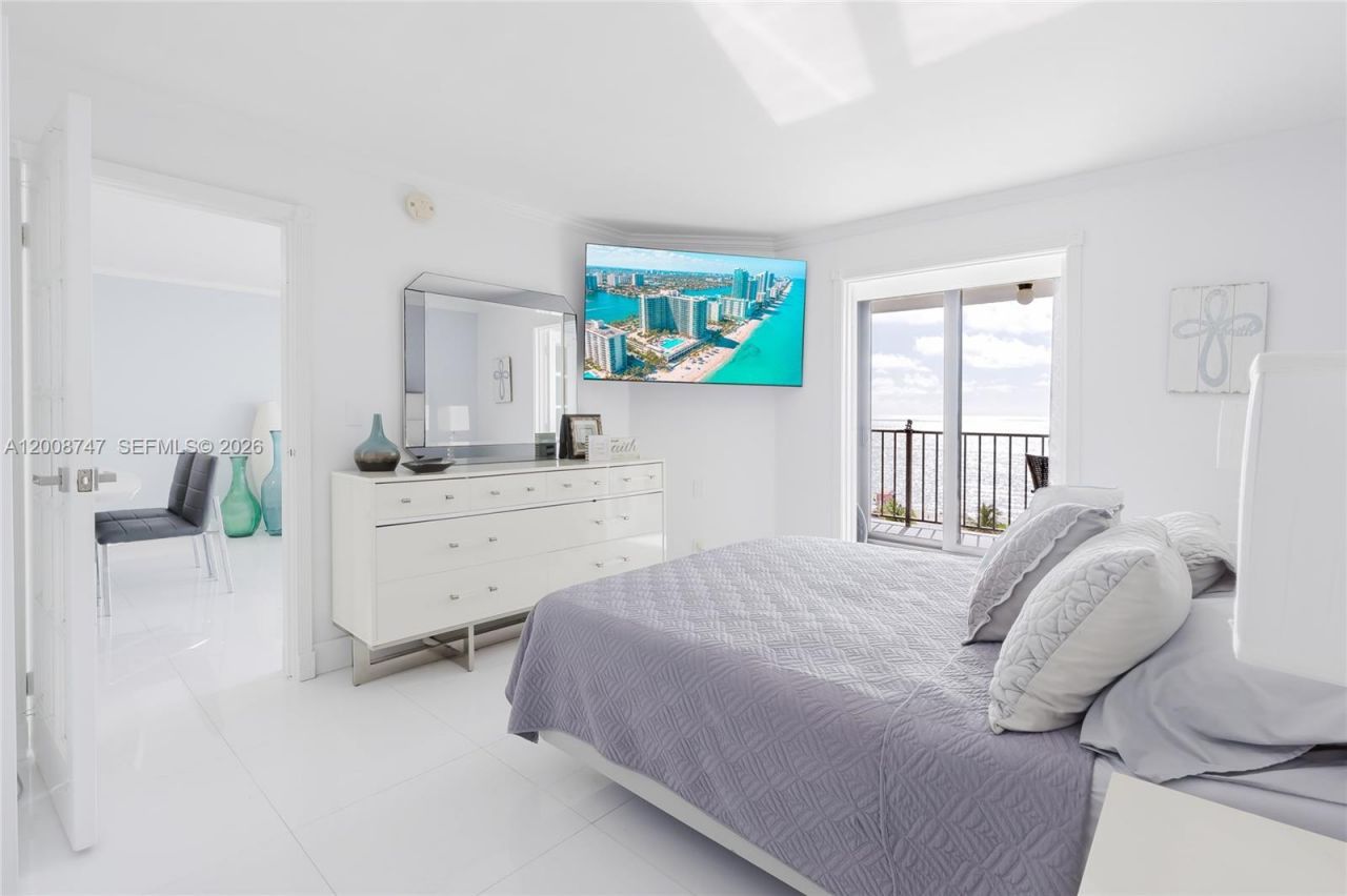2625 Collins Ave, Unit 803, Miami Beach, FL 33140 Photo