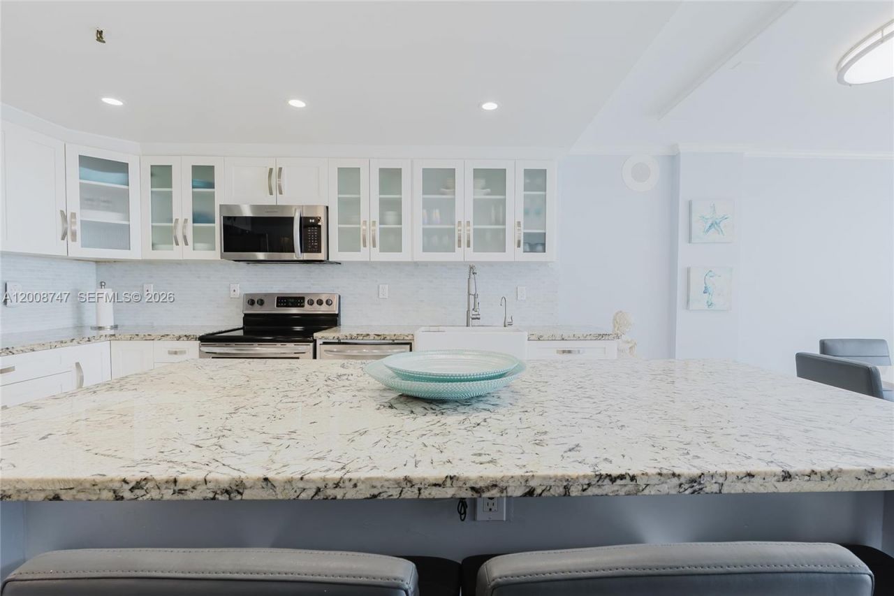 2625 Collins Ave, Unit 803, Miami Beach, FL 33140 Photo