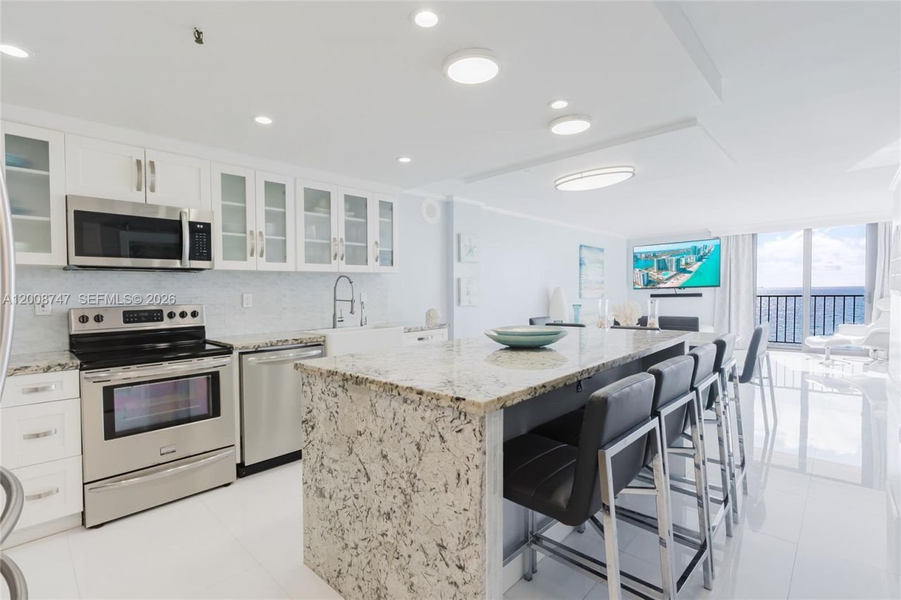 2625 Collins Ave, Unit 803, Miami Beach, FL 33140 Photo