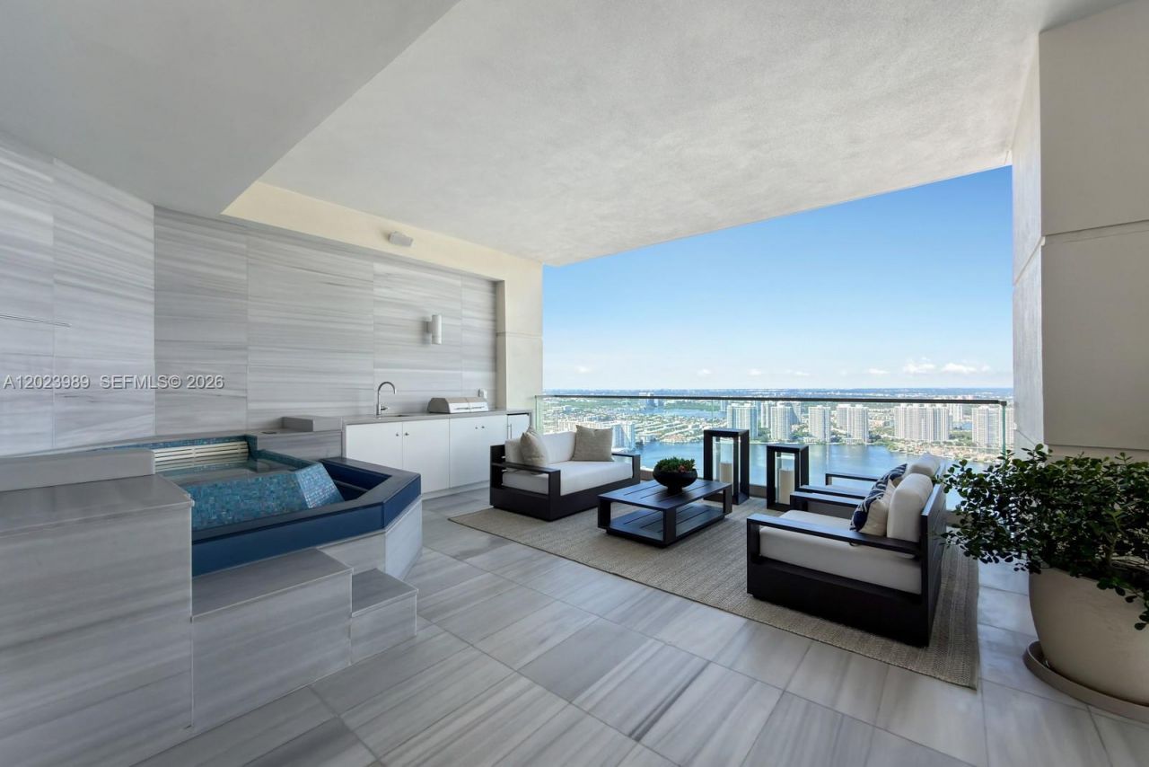 17975 Collins Ave, Unit N-4602, Sunny Isles Beach, FL 33160 Photo