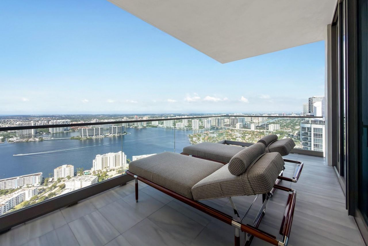 17975 Collins Ave, Unit N-4602, Sunny Isles Beach, FL 33160 Photo