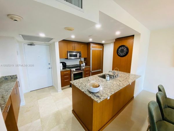10275 E Collins Ave, Unit 324, Bal Harbour, FL 33154