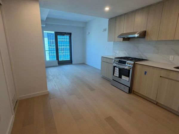 3371 Prince Street , Unit 6L, Flushing, NY 11354