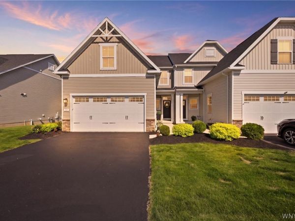 155 Sandstone Circle , Grand Island, NY 14072
