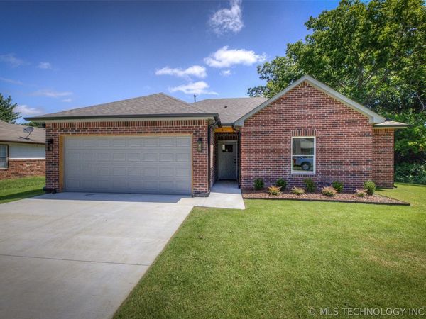 2561 W 66th Place S, Tulsa, OK 74132