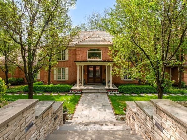 55 S Wynstone Drive S, North Barrington, IL 60010