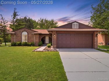 41411 Greenwood Drive, CANTON, MI 48187