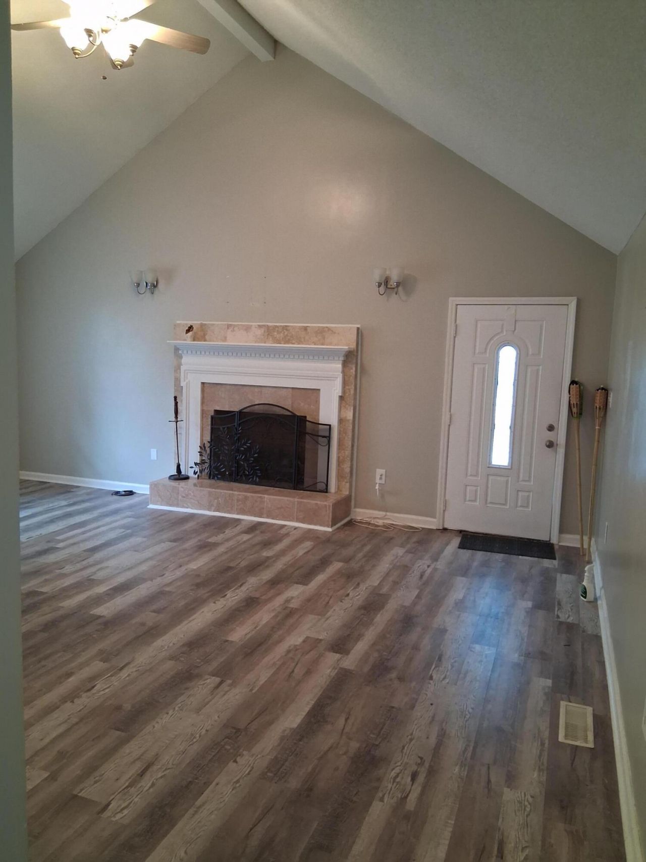 367 Emerald Street Photo 4
