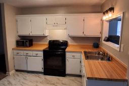 367 Emerald Street photo 4