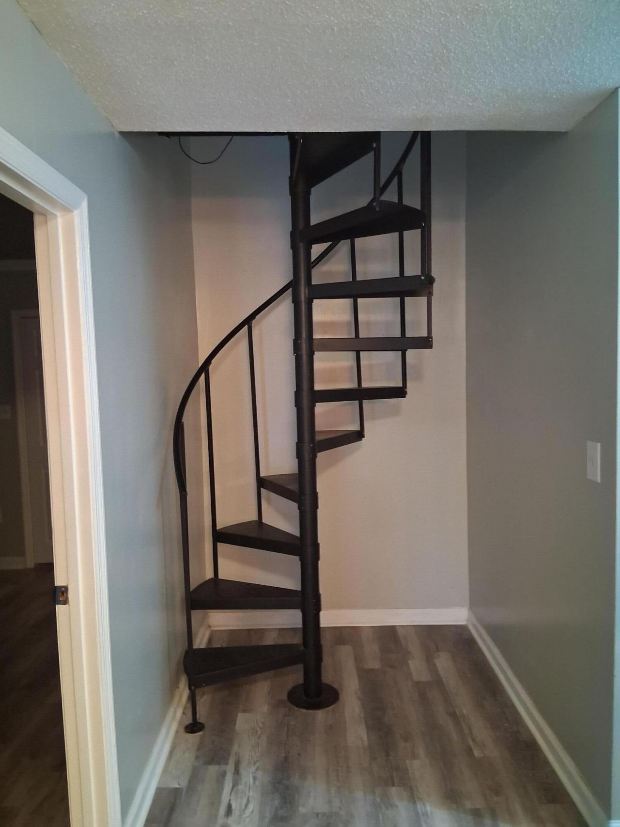 367 Emerald Street Photo 9