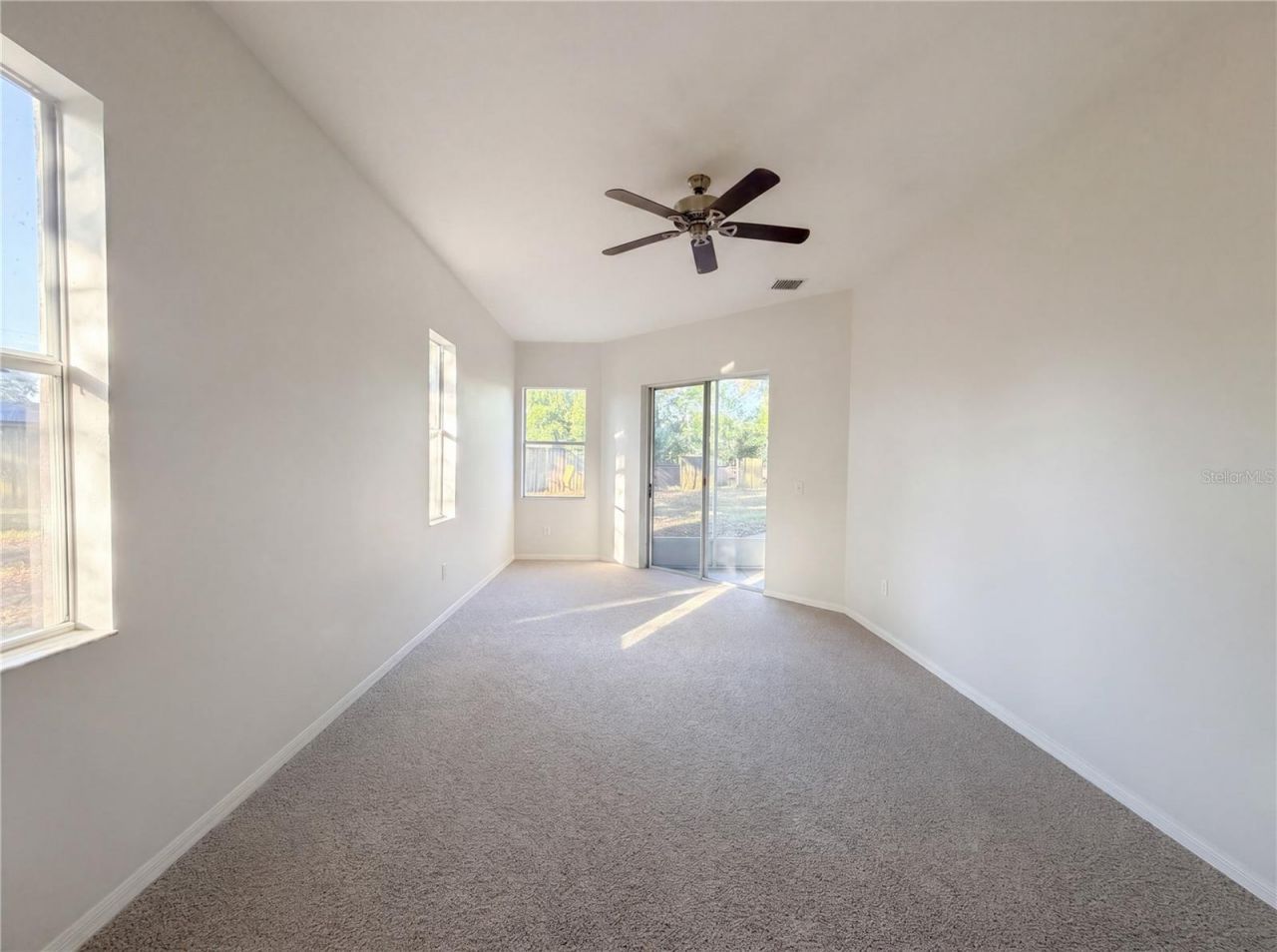 203 Taylor Bay Lane, Brandon, FL 33510 Photo