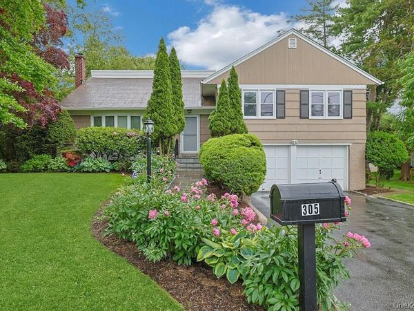 305 Stratton Road, New Rochelle, NY 10804