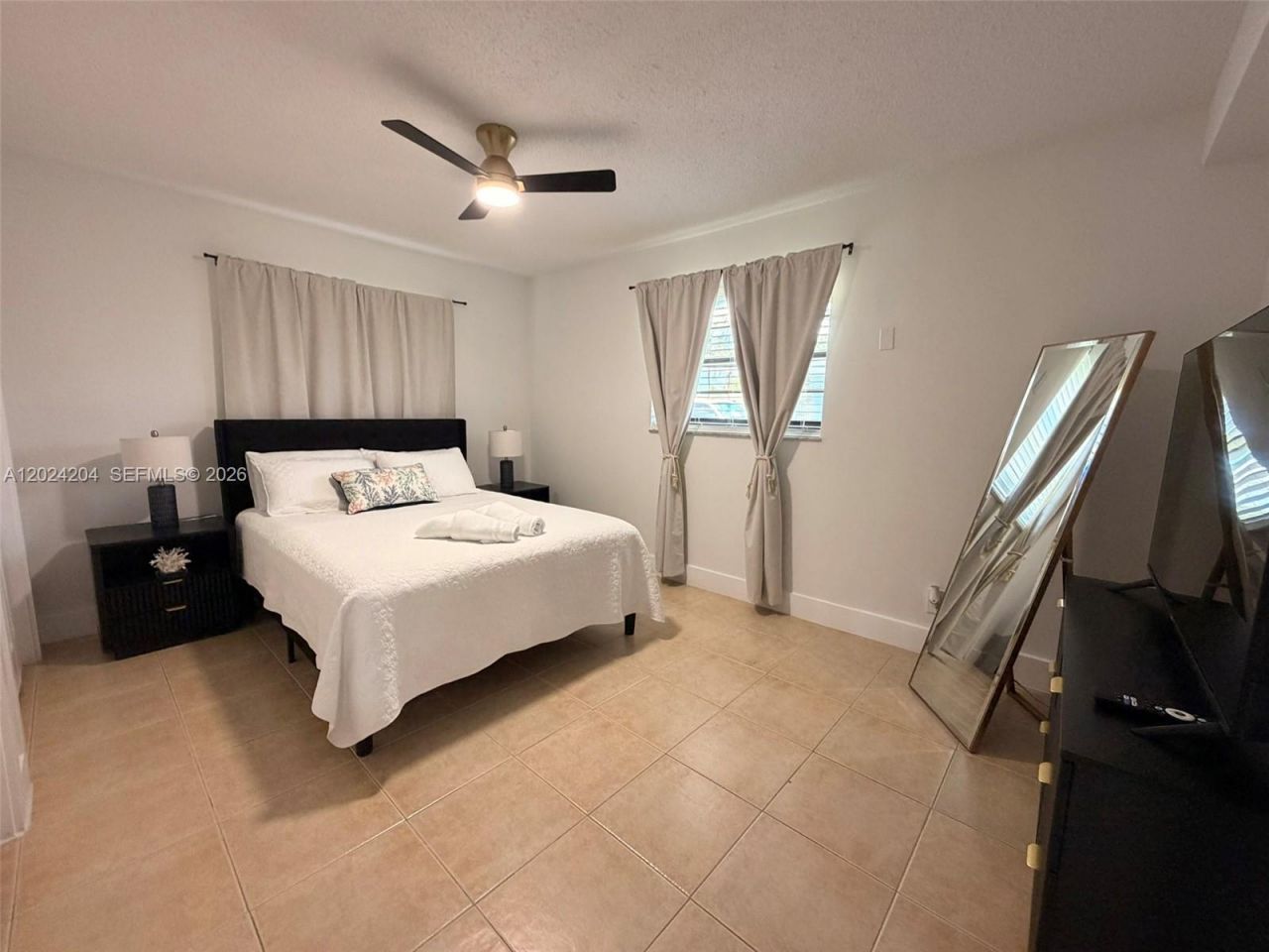 1896 SW 41st Ave , Fort Lauderdale, FL 33317 Photo
