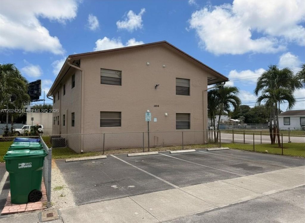 1896 SW 41st Ave , Fort Lauderdale, FL 33317 Photo