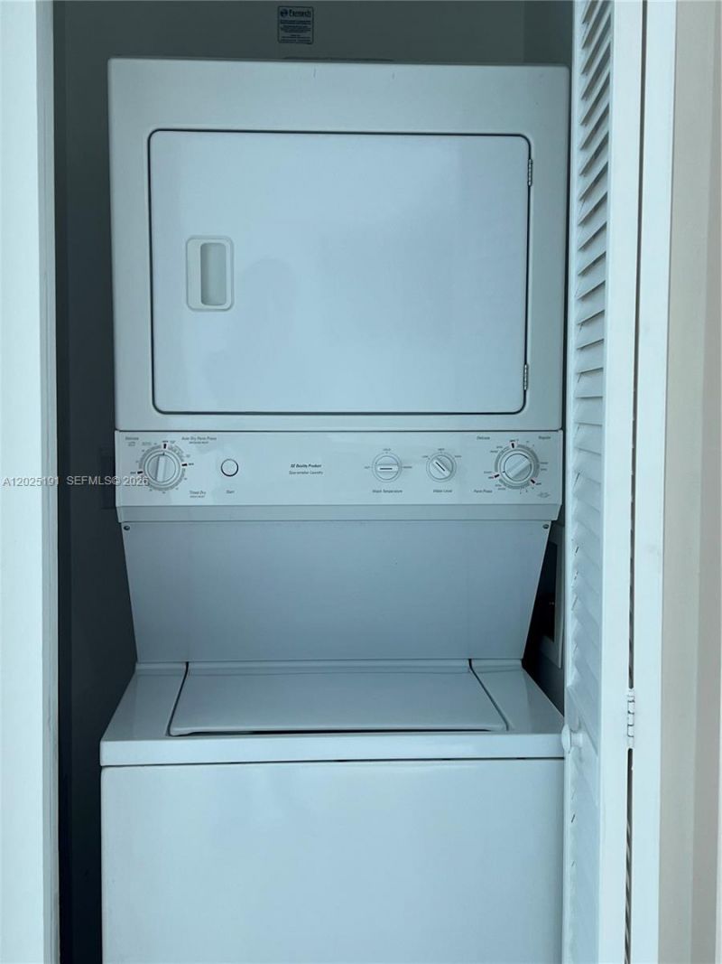 951 Brickell Ave, Unit 1209, Miami, FL 33131 Photo