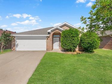 10601 Aransas Drive, Fort Worth, TX 76131