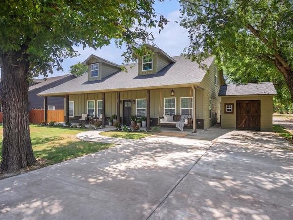 290 E Aurora Street, Rhome, TX 76078