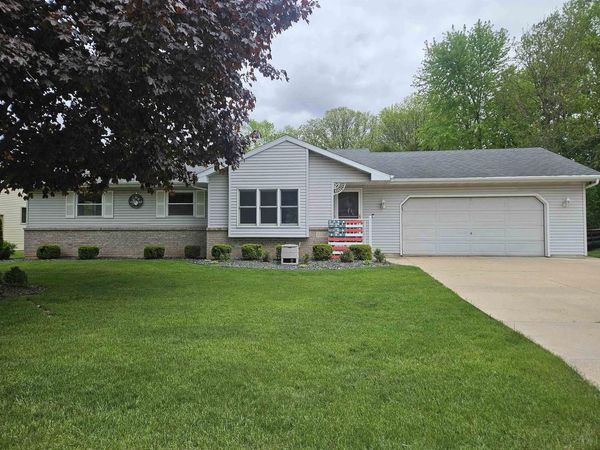 1304 BUCHANAN COURT, Appleton, WI 54130