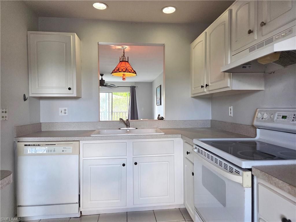 6184 Michelle Way, Unit 207, Fort Myers, FL 33919 Photo