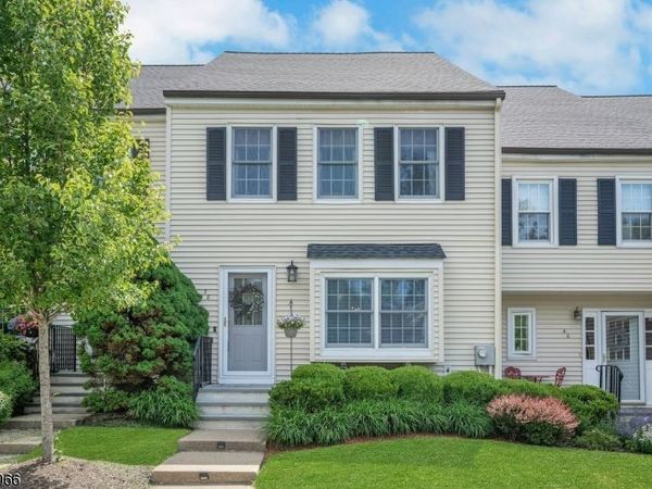 38 Essex Dr, Mendham, NJ 07945