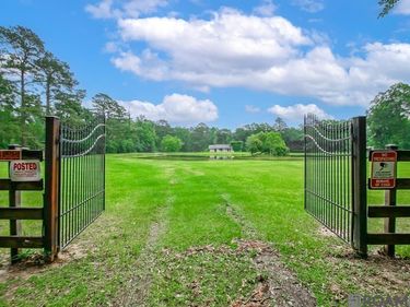 22874 La Hwy 1032, Denham Springs, LA 70726