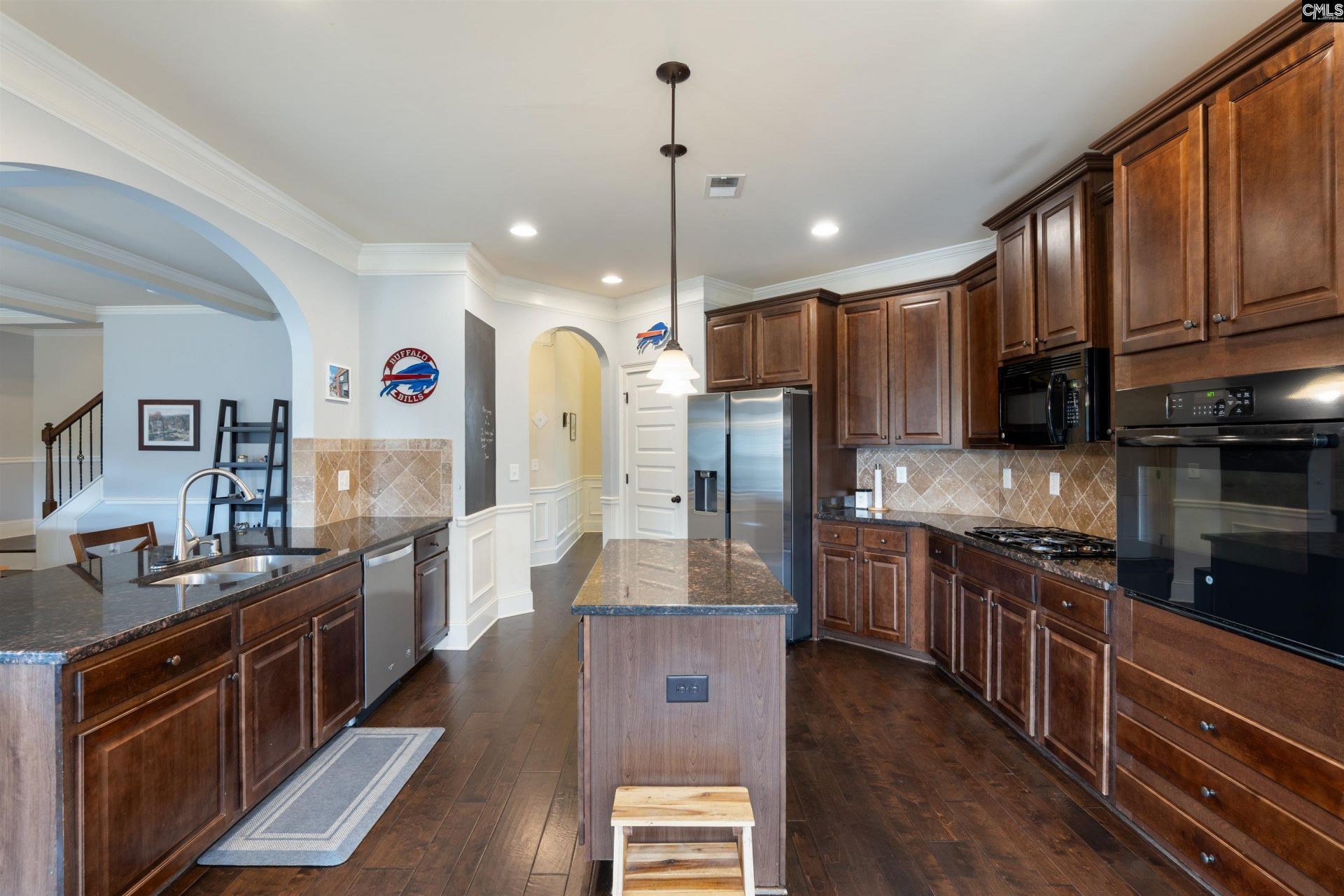 646 Village Market Drive Photo 14