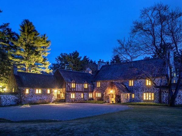 120 Grapevine Rd, Wenham, MA 01984