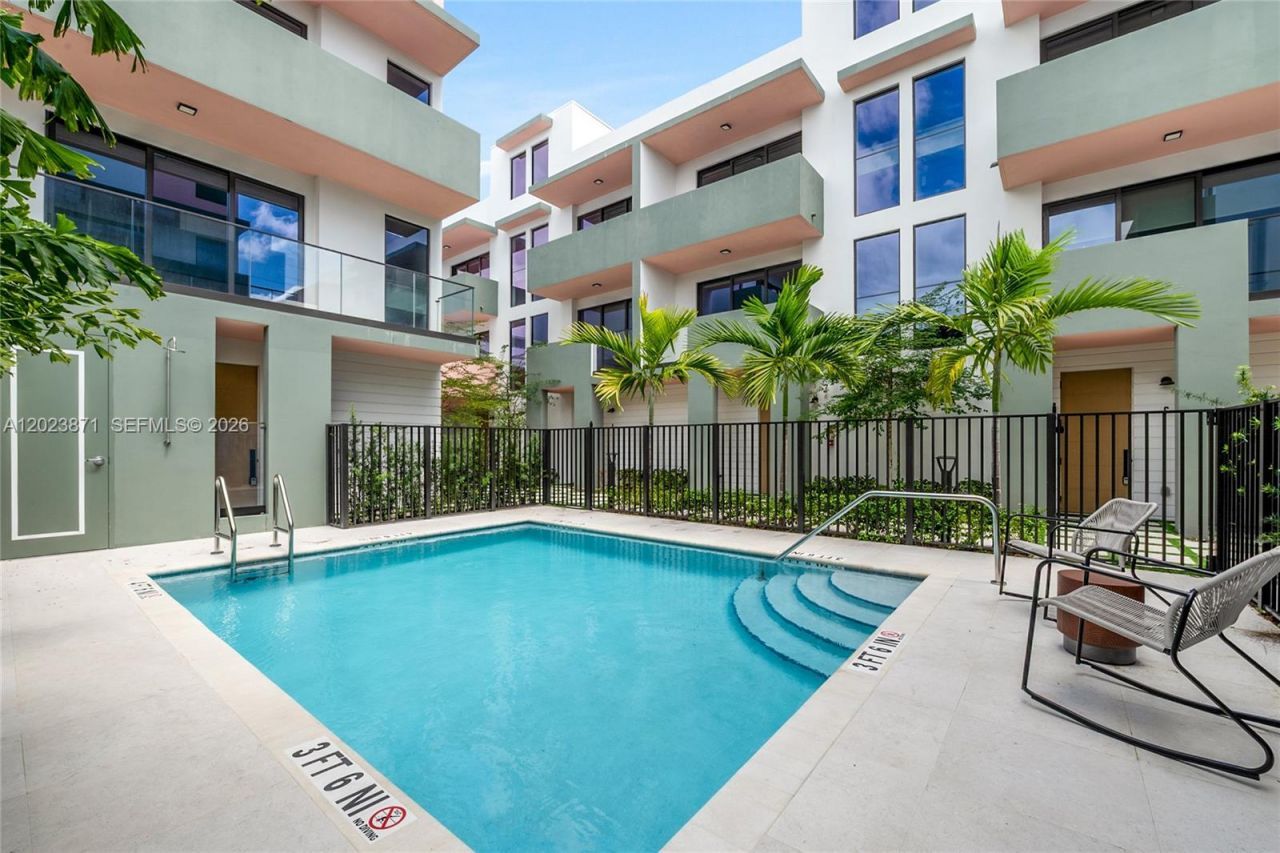 721 SW 11th Street, Unit E, Miami, FL 33129 Photo