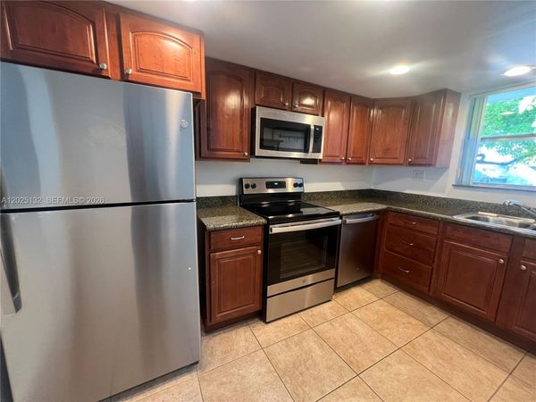 9371 Fontainebleau Blvd , Unit I205, Miami, FL 33172