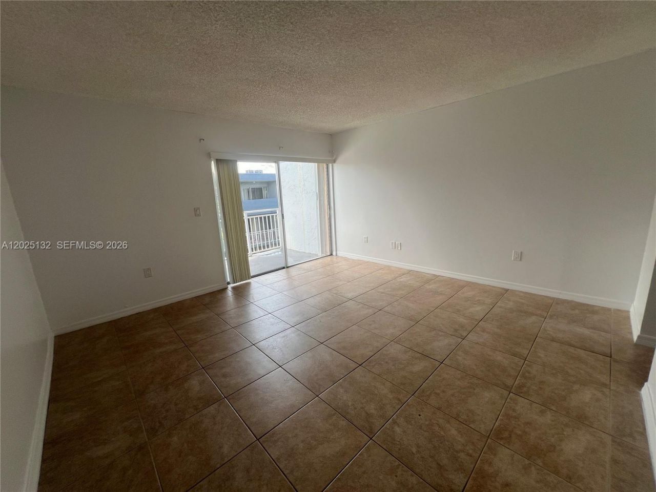 9371 Fontainebleau Blvd, Unit I205, Miami, FL 33172 Photo